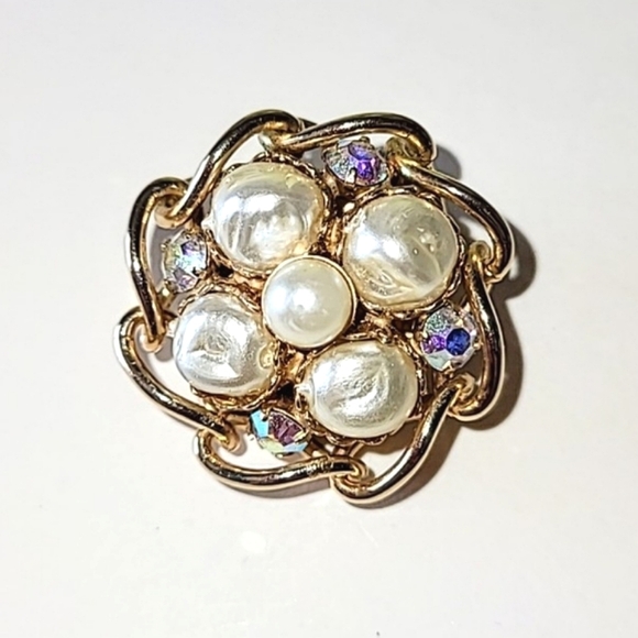 BAROQUE FAUX PEARL & AURORA BOREALIS CLIP-ON EARRINGS - Picture 2 of 7